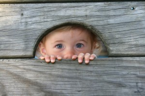 peekhole-iStock_000008043452XSmall