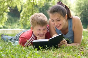 canstockphoto-momandsonreading